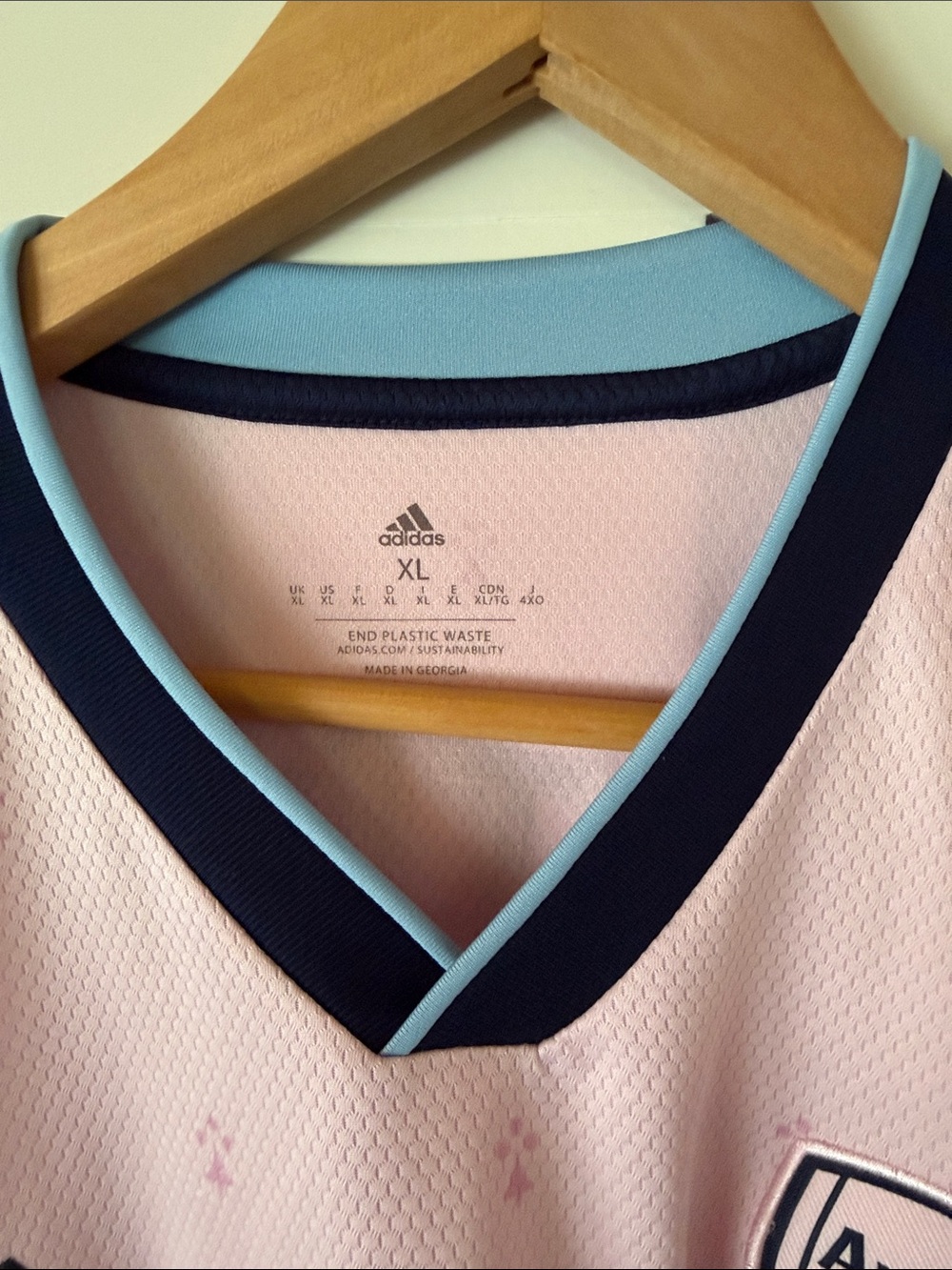 ARSENAL AUTHENTIC JERSEY- adidas
(supporter version, no 11) - Picture 7 of 16